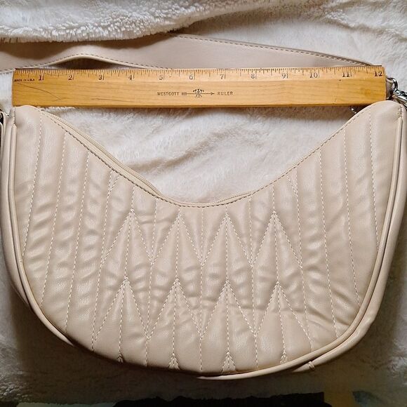 Cream color quilted shoulder bag asos - Picture 4 of 8
